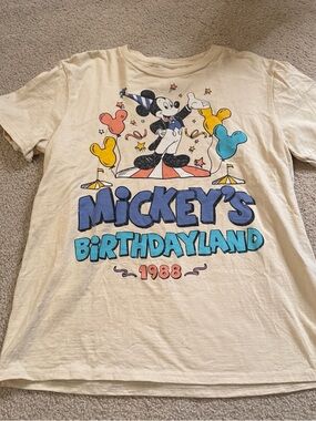 Disney Cream Mickey Birthdayland 1988 Graphic Tee with Colorful Balloons